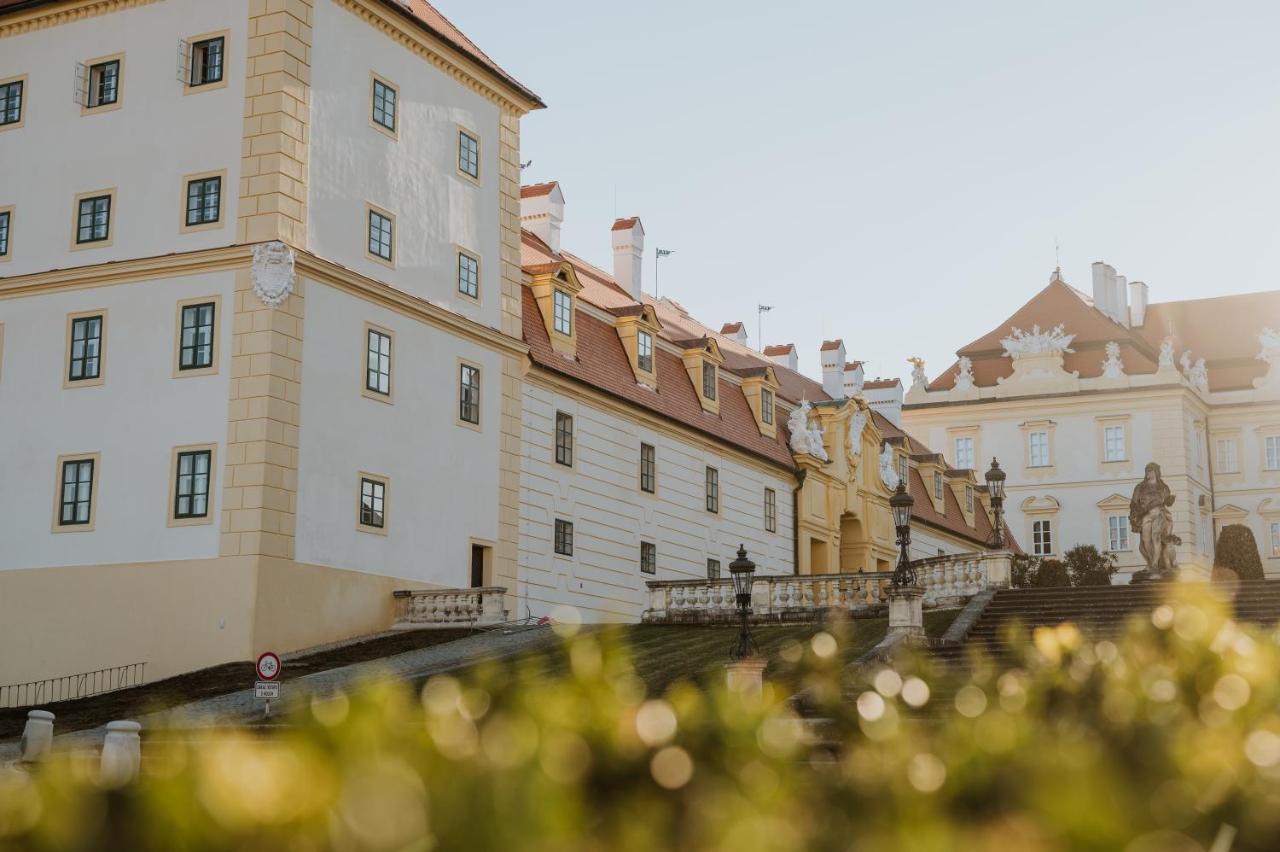 Zamecky Hotel Anton Florian Вальтице Экстерьер фото