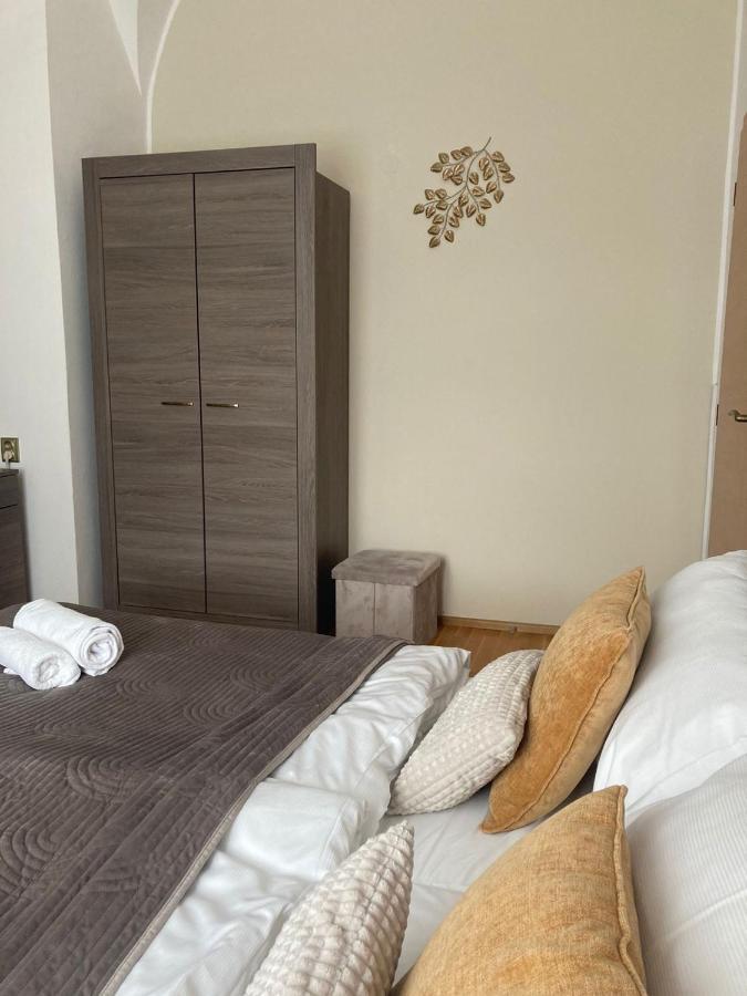 Zamecky Hotel Anton Florian Вальтице Экстерьер фото