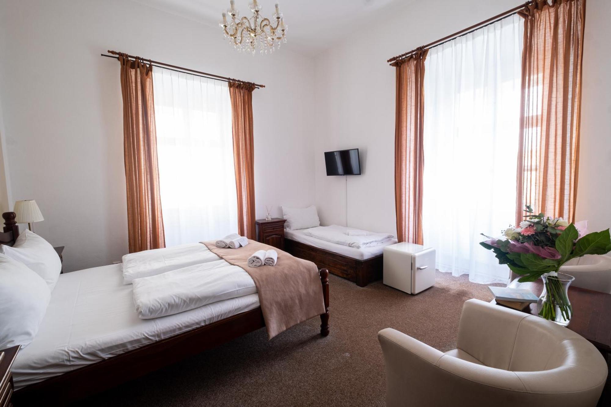 Zamecky Hotel Anton Florian Вальтице Экстерьер фото