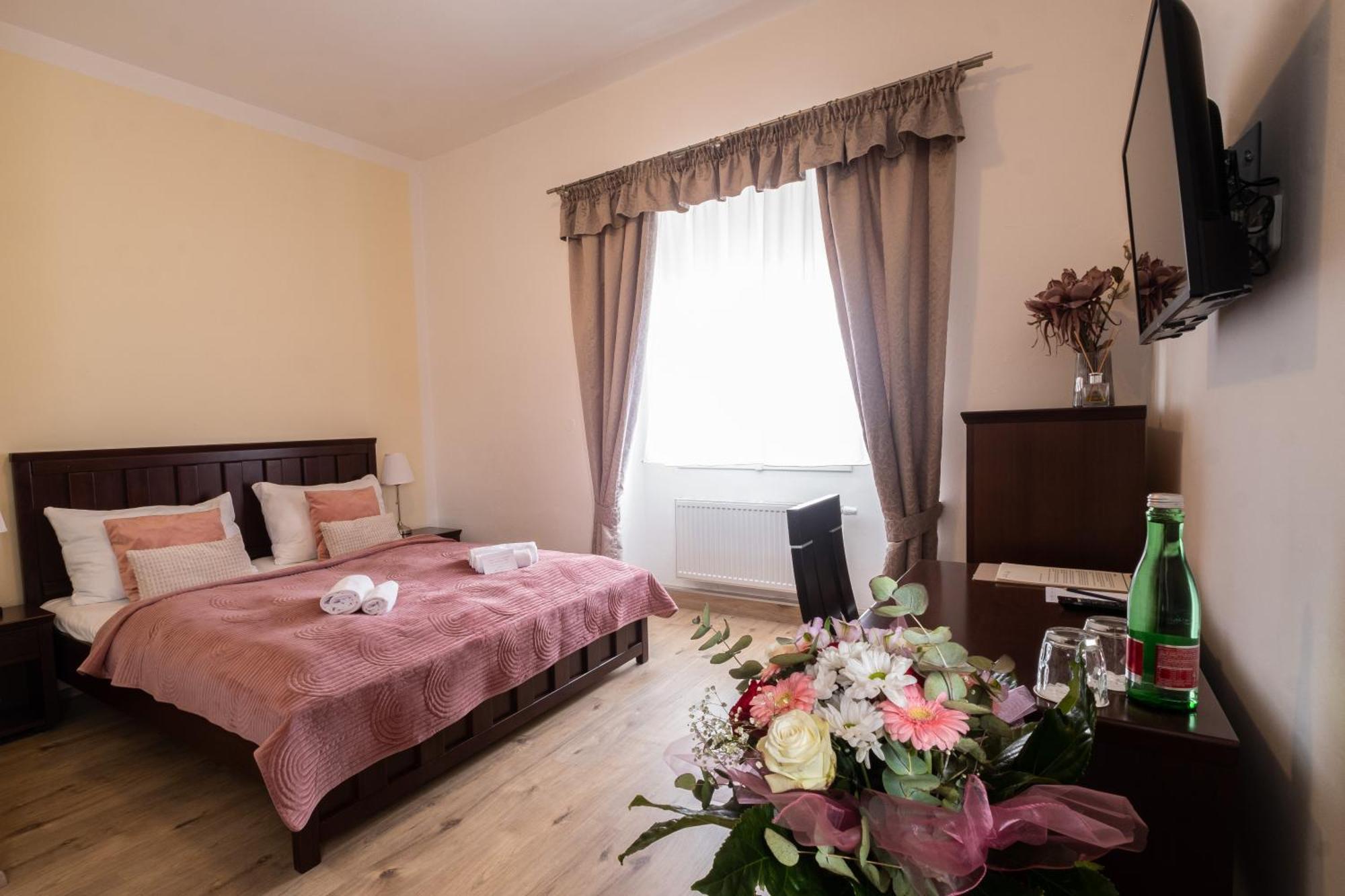 Zamecky Hotel Anton Florian Вальтице Экстерьер фото